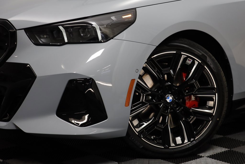 New 2025 BMW i5 M60 w/ Premium Package image 3