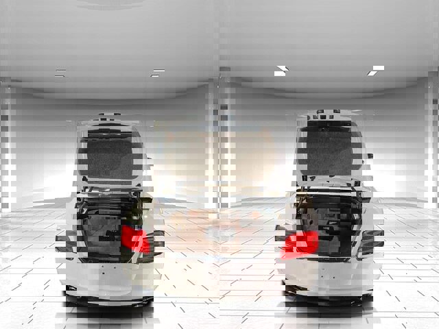 Used 2013 Bentley Continental GT w/ Color Specification Pkg image 3