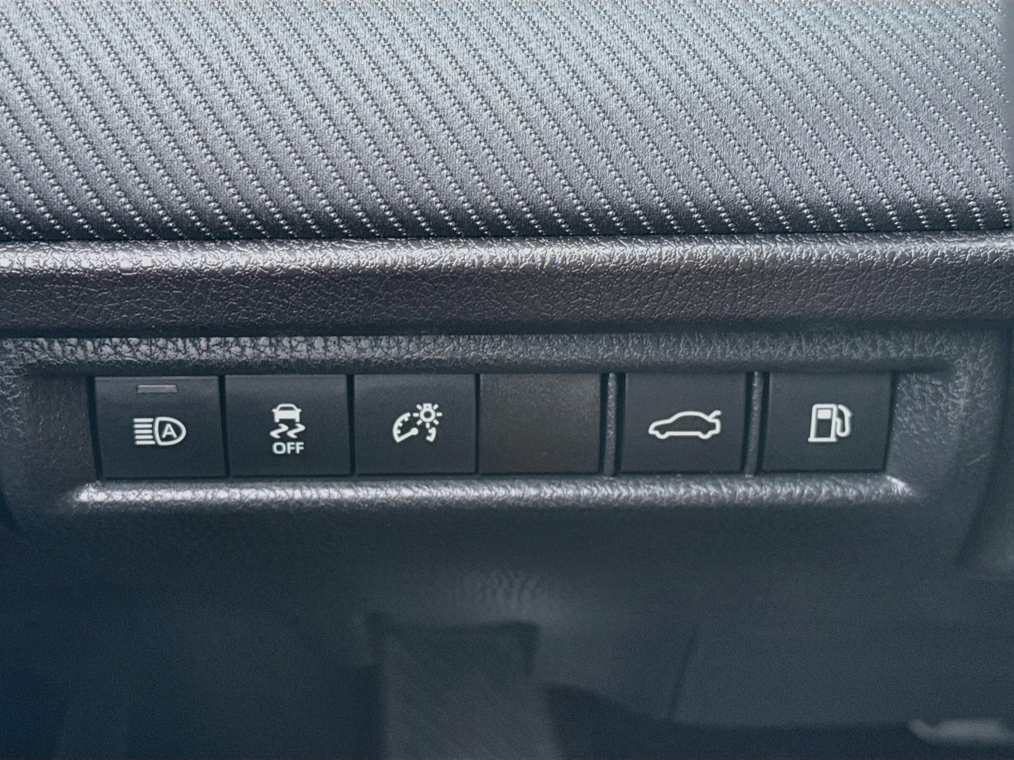 Used 2025 Toyota Camry SE FWD image 17
