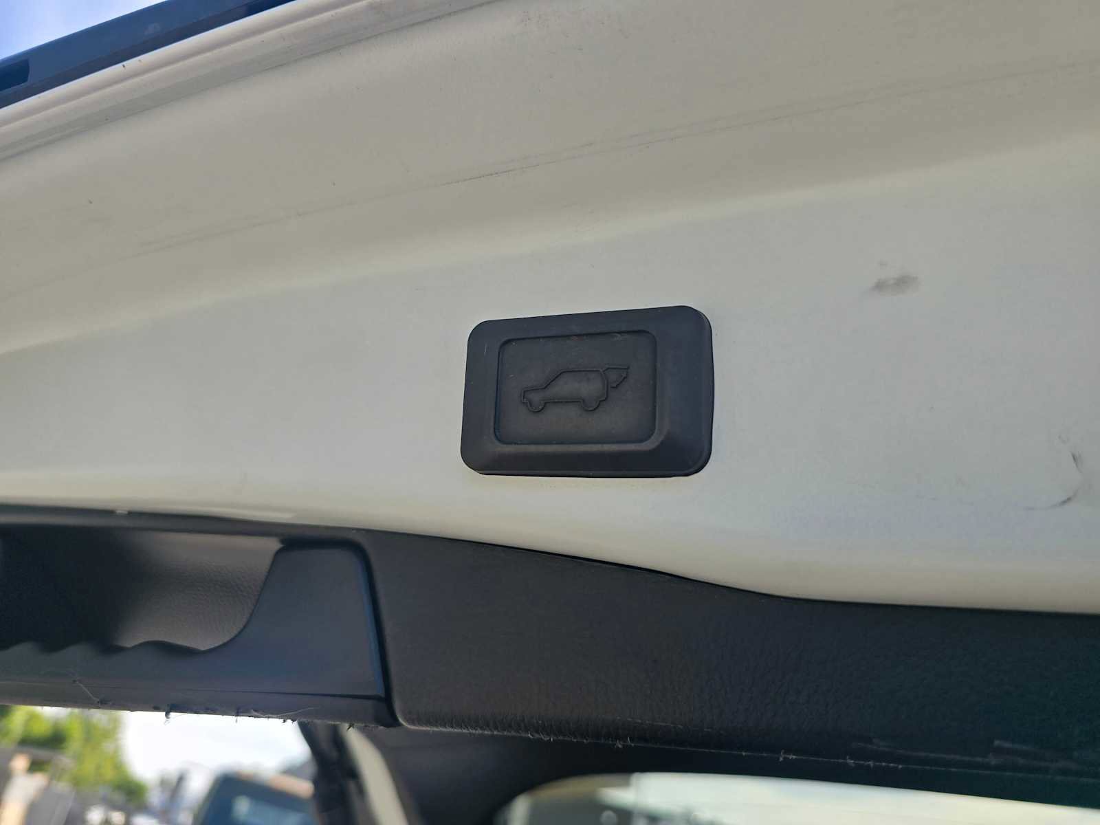 Used 2025 Toyota RAV4 XLE AWD/4WD image 15
