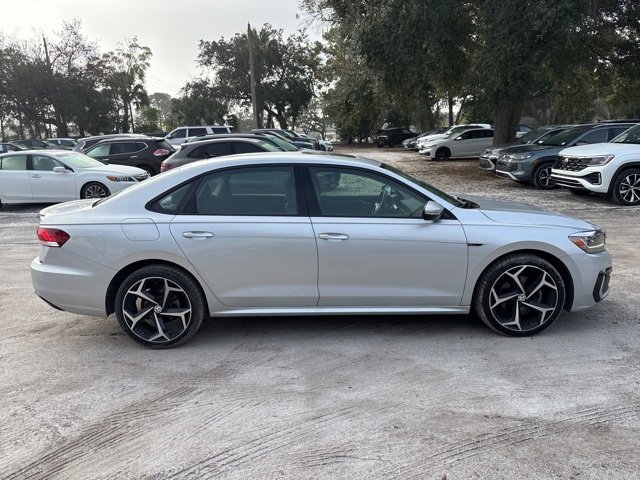Used 2020 Volkswagen Passat 2.0T R-Line image 18