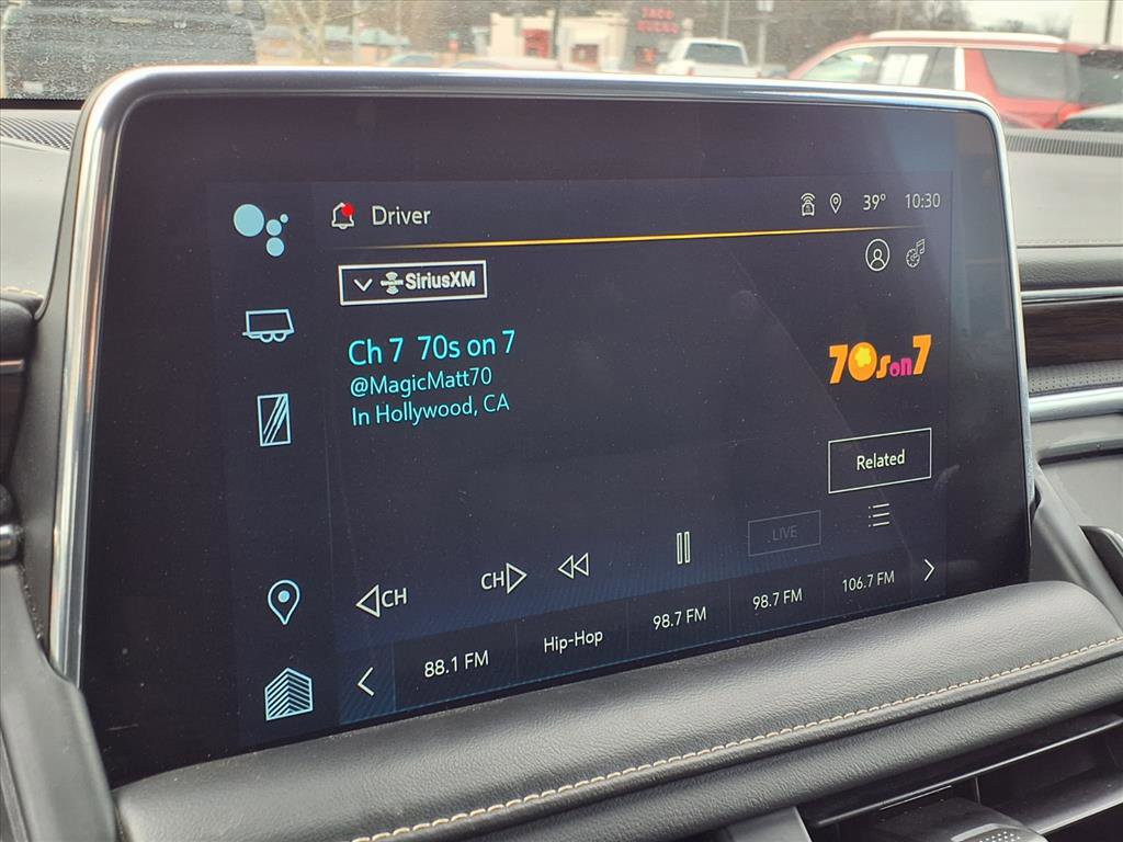 Used 2023 Chevrolet Suburban Premier image 4