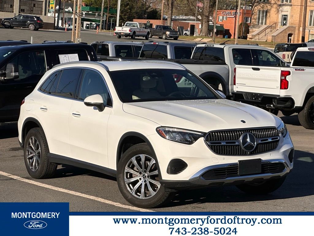 Used 2024 Mercedes-Benz GLC 300 4MATIC image 1