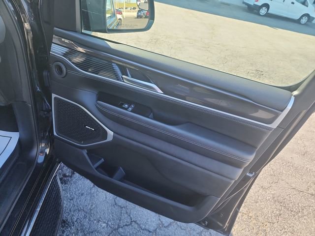 Used 2023 Jeep Wagoneer 4WD image 12