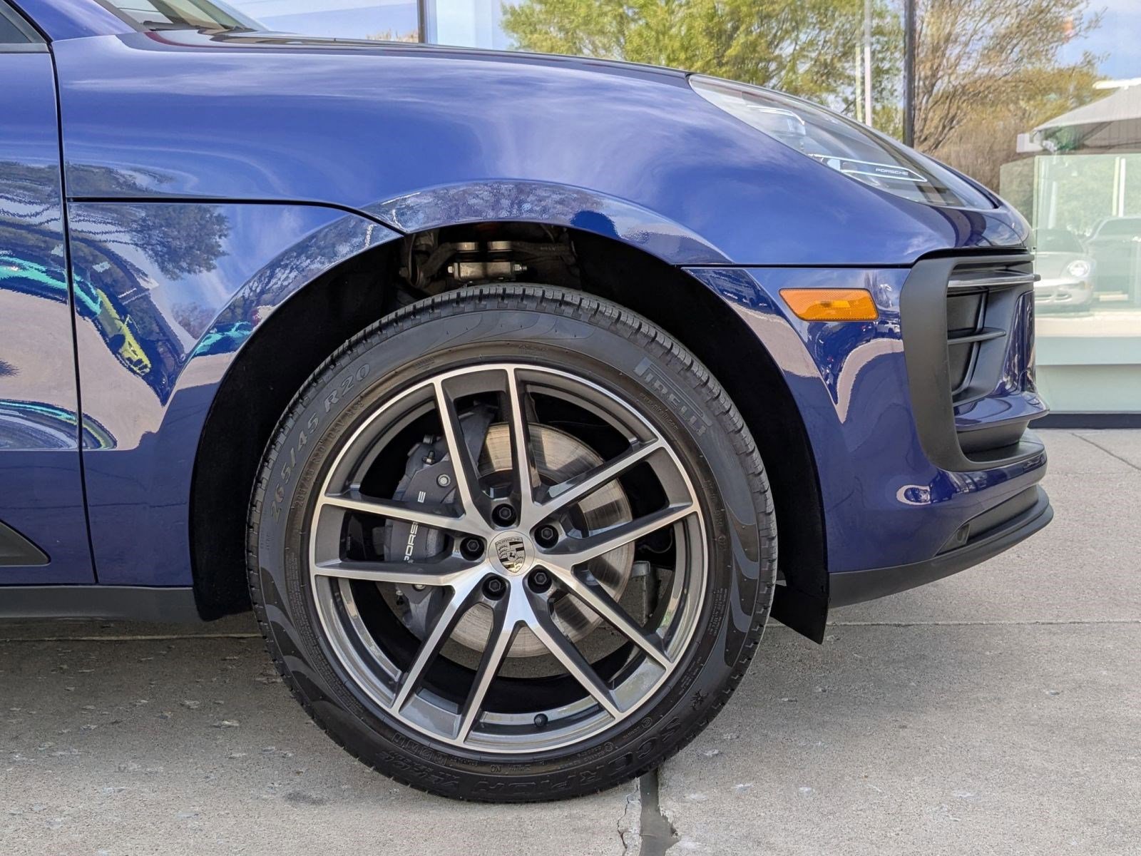 Certified 2025 Porsche Macan image 11