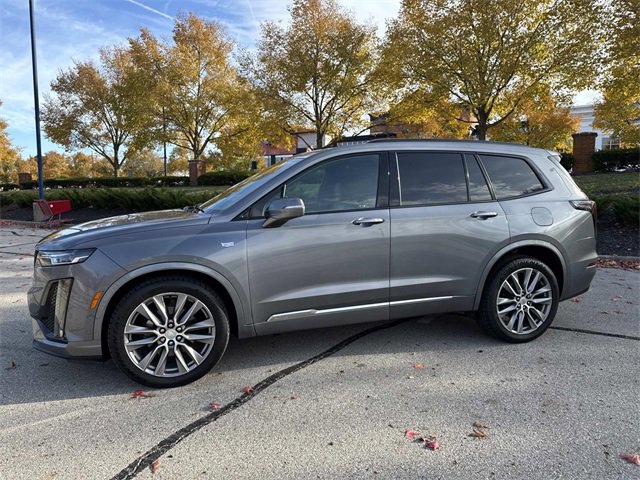 Used 2020 Cadillac XT6 Sport image 2