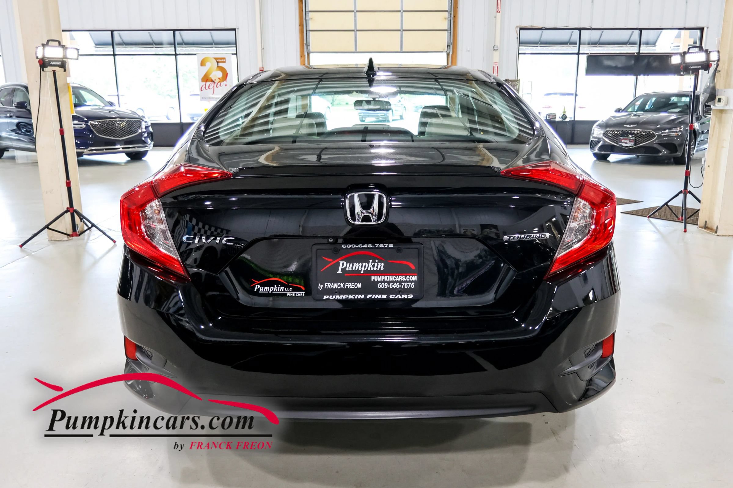 Used 2017 Honda Civic Touring image 6