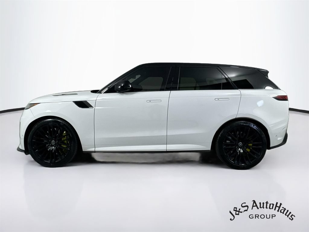 Used 2024 Land Rover Range Rover Sport AWD/4WD image 4