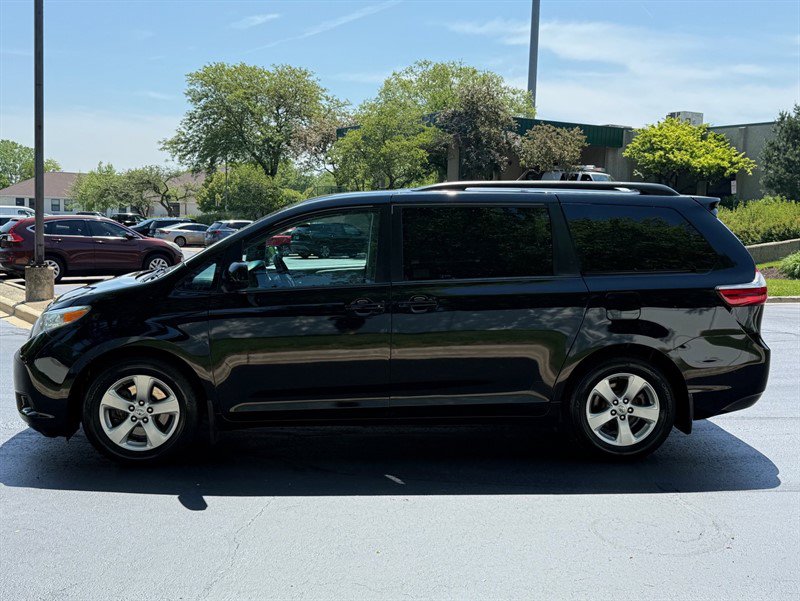 Used 2015 Toyota Sienna LE FWD image 9