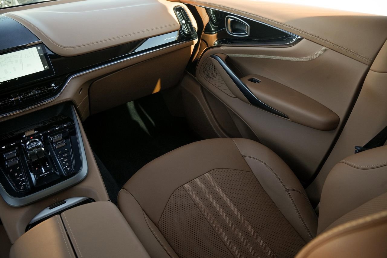 New 2026 Aston Martin DBX 707 image 32