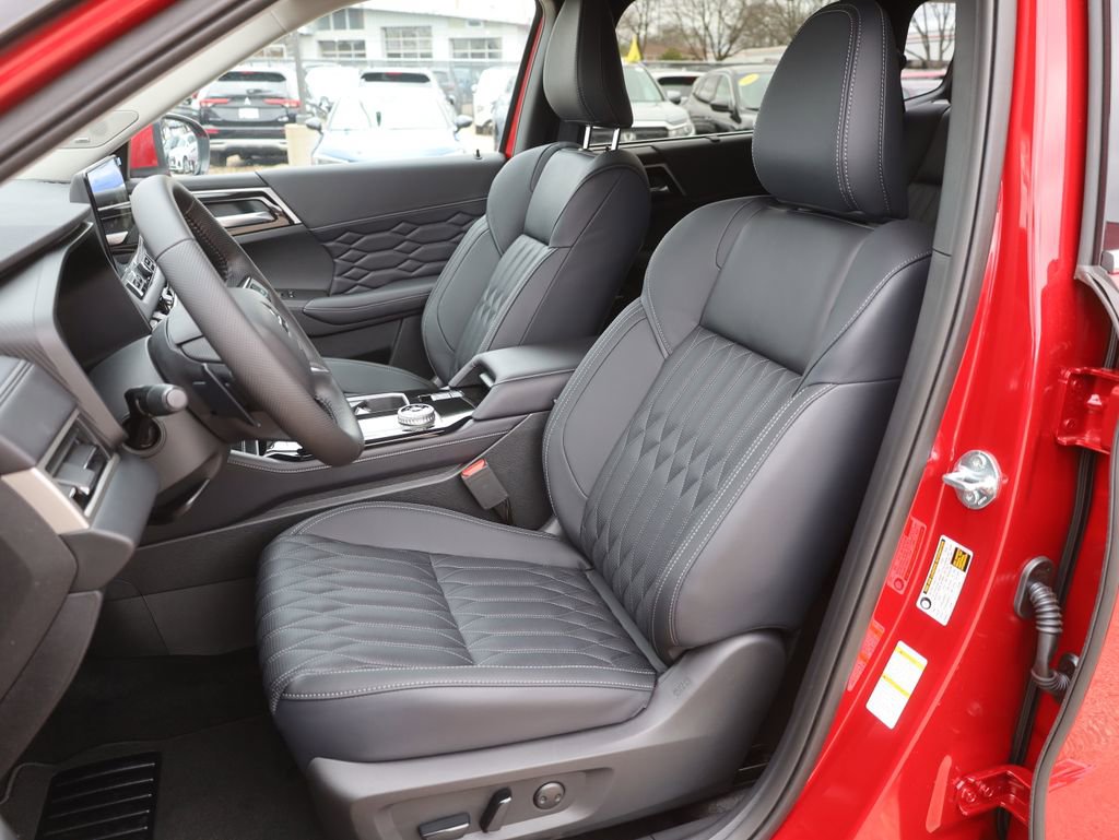 New 2025 Mitsubishi Outlander SEL image 35