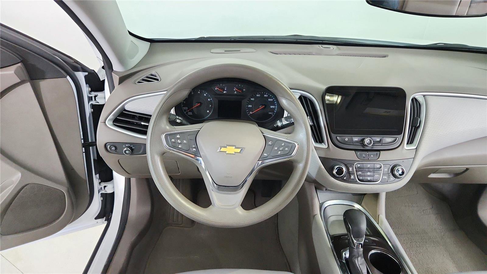 Used 2024 Chevrolet Malibu LT FWD image 12