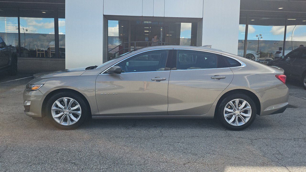 Used 2024 Chevrolet Malibu LT FWD image 2