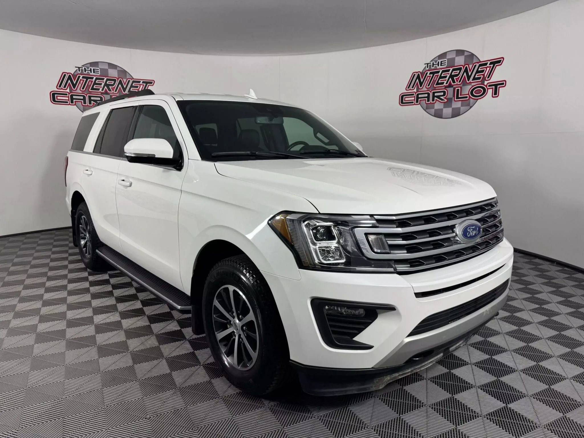 Used 2021 Ford Expedition XLT w/ Equipment Group 202A image 9