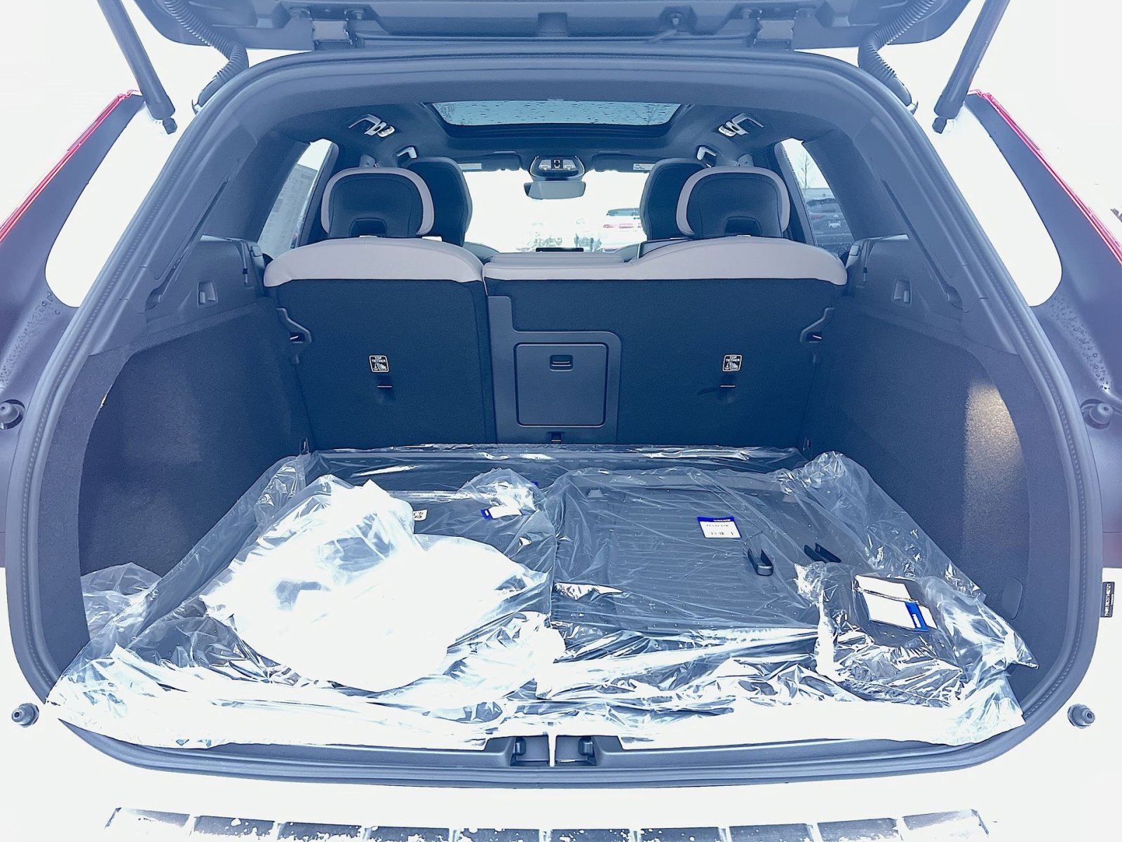 New 2026 Volvo XC60 B5 Plus w/ Protection Package Premier image 25