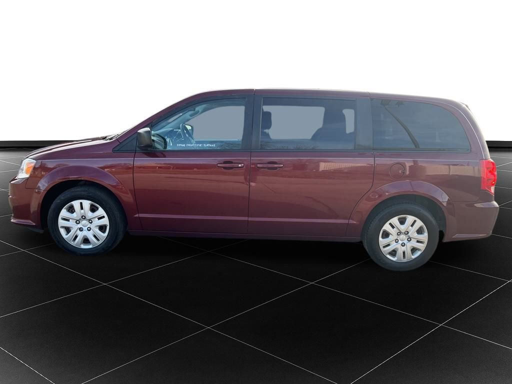 Used 2018 Dodge Grand Caravan SE image 2