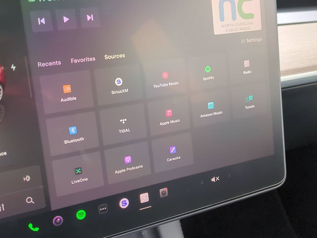 Used 2022 Tesla Model 3 image 17