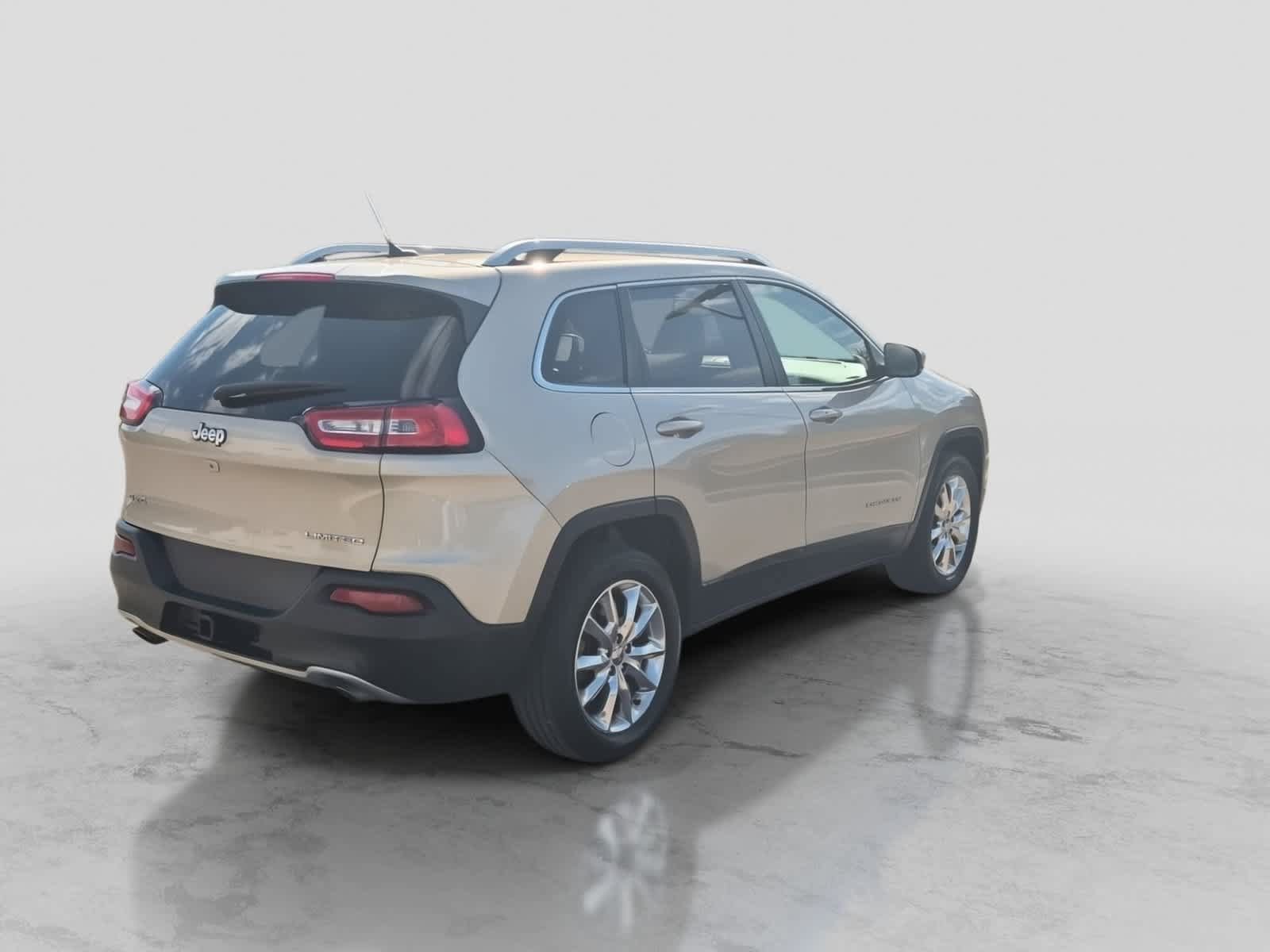 Used 2014 Jeep Cherokee Limited w/ Trailer Tow Group AWD/4WD image 8