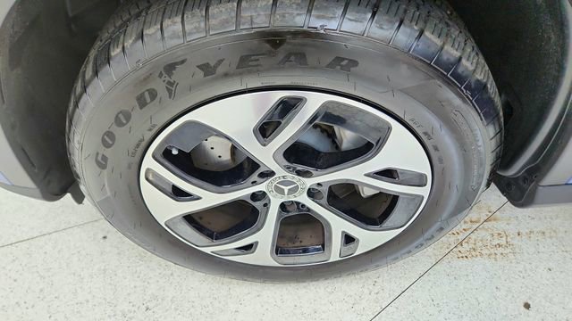 Used 2025 Mercedes-Benz GLC 350e 4MATIC image 57