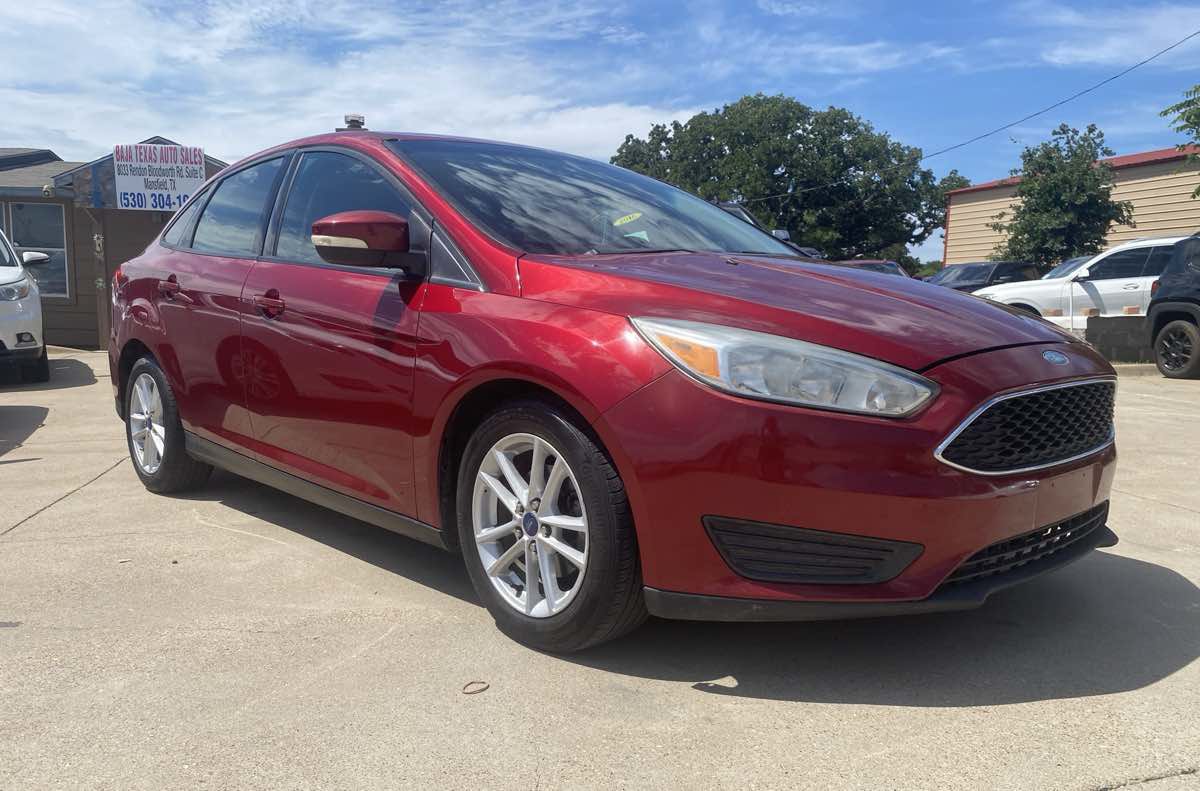 Used 2017 Ford Focus SE FWD image 4
