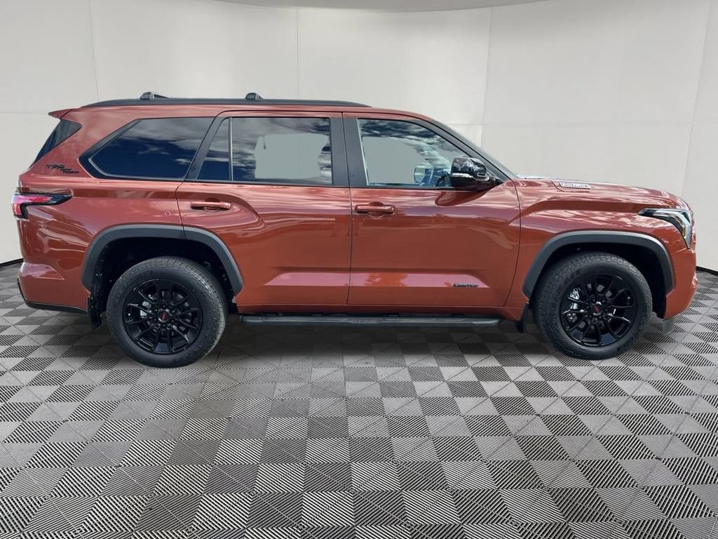 Used 2025 Toyota Sequoia Limited w/ TRD Off-Road Package AWD/4WD image 10