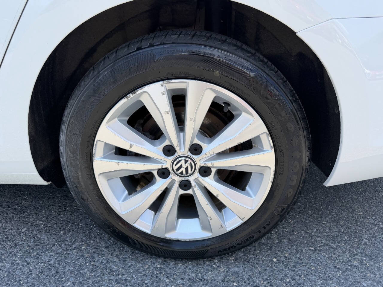 Used 2017 Volkswagen Golf S w/ Driver Assistance Package AWD/4WD image 11