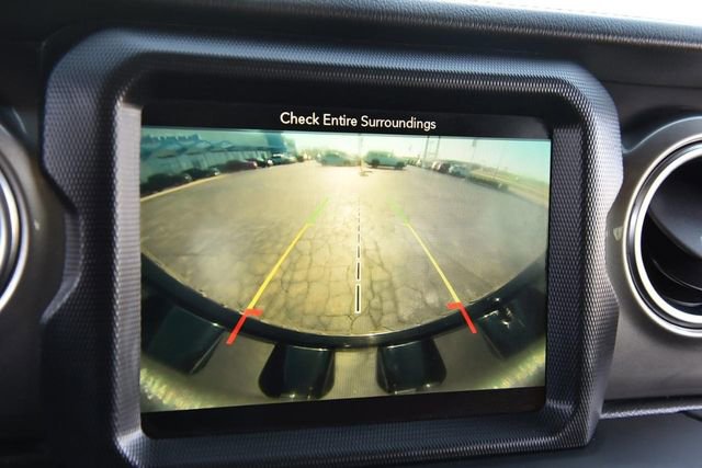 Used 2018 Jeep Wrangler Unlimited Sahara w/ Uconnect 4C Nav & Sound Group image 12