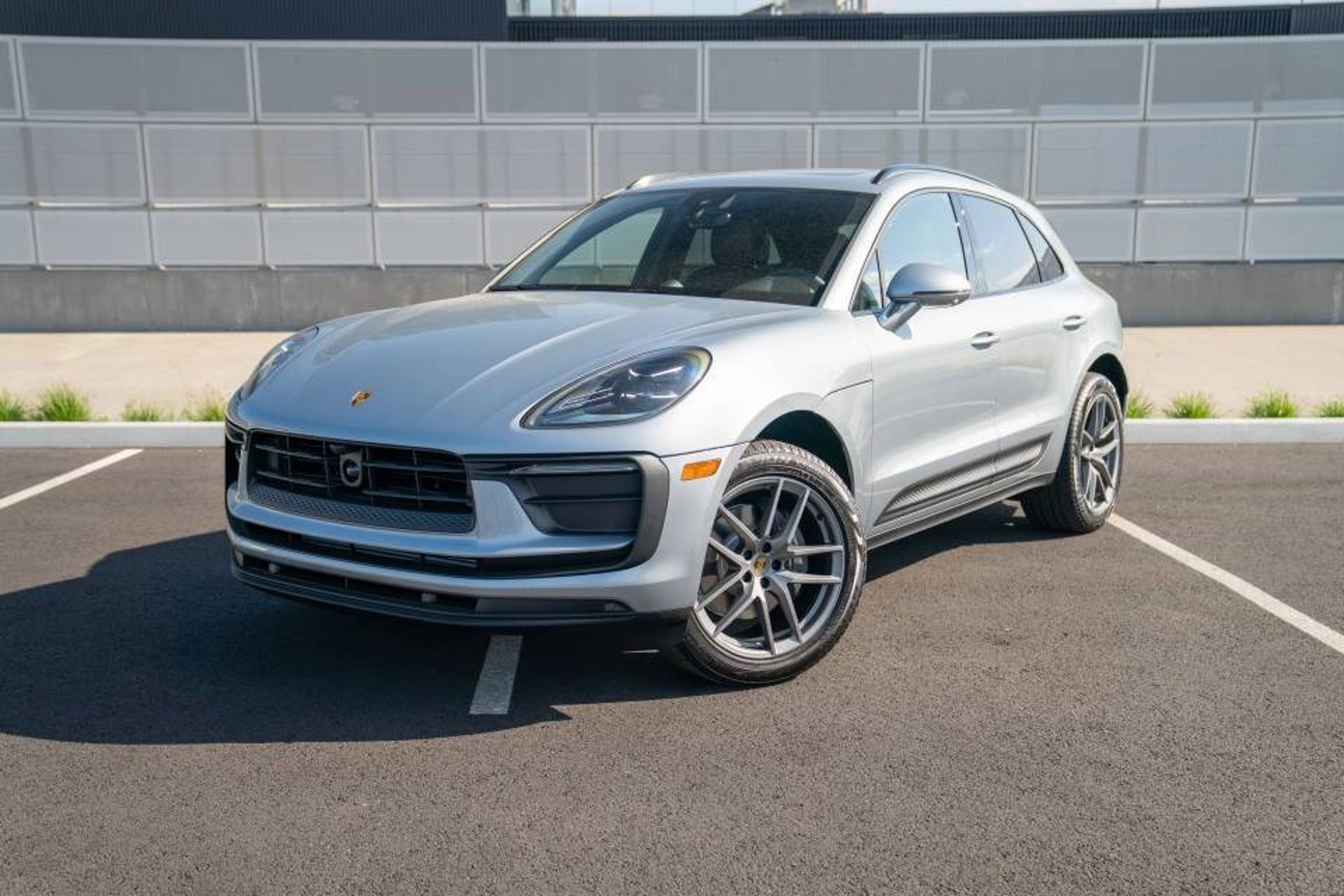 New 2026 Porsche Macan AWD/4WD image 1
