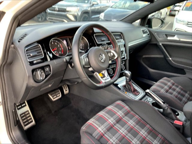 Used 2021 Volkswagen Golf 4-Door FWD image 4
