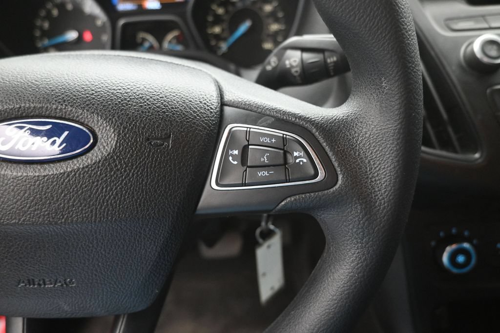 Used 2016 Ford Focus SE FWD image 7