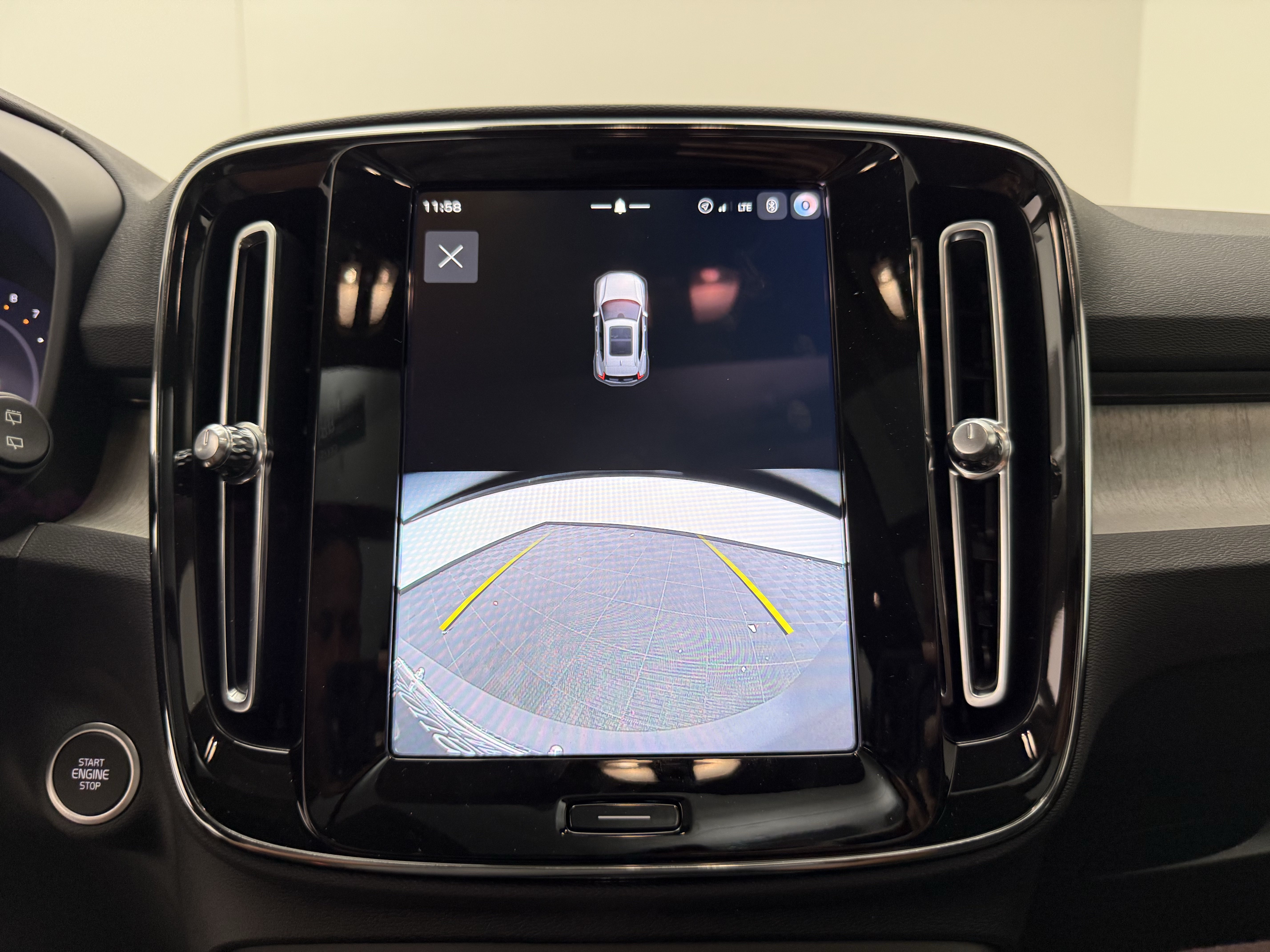 New 2026 Volvo XC40 B4 Core w/ Protection Package Premier FWD image 20