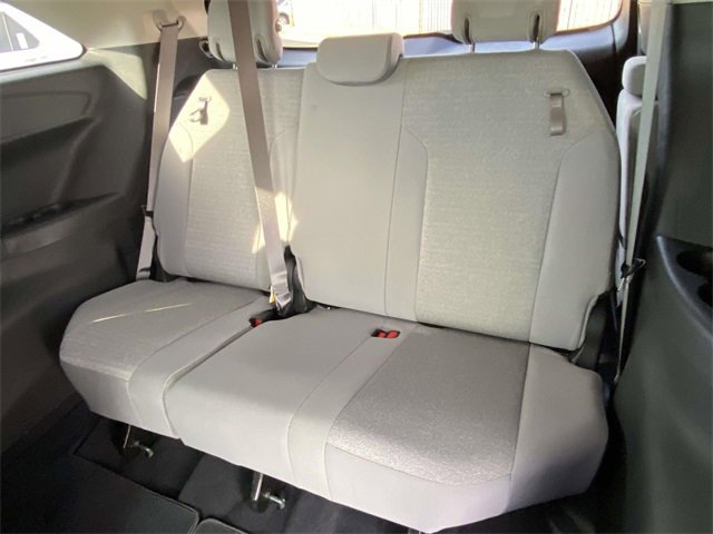 Used 2025 Toyota Sienna LE image 13