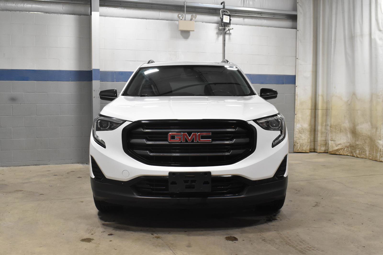Used 2020 GMC Terrain SLE w/ Elevation Edition FWD image 28