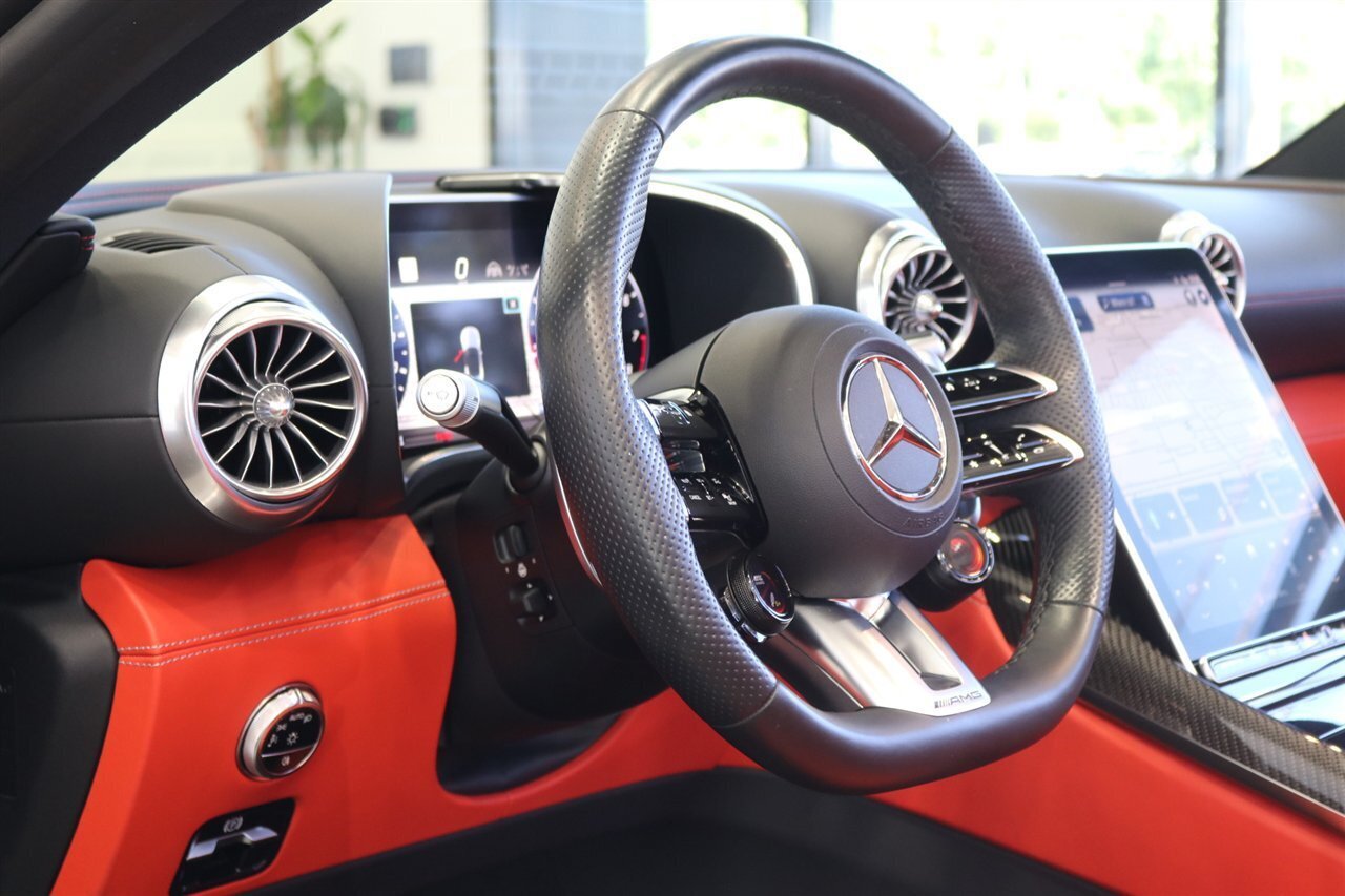 Used 2023 Mercedes-Benz SL 63 AMG 4MATIC w/ Driver Assistance Package image 26