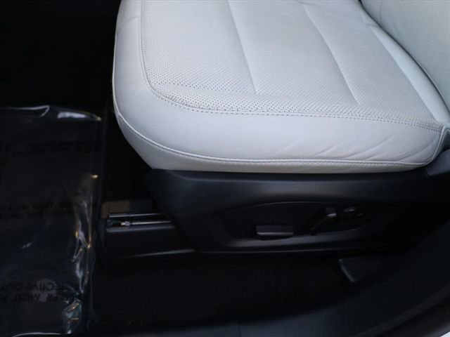Used 2025 Ford Explorer Platinum w/ LUX Leather Package image 18