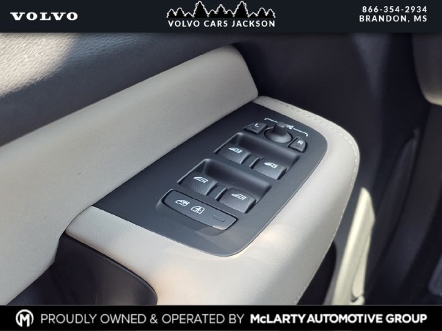 New 2026 Volvo XC60 B5 Plus w/ Protection Package Premier AWD/4WD image 13