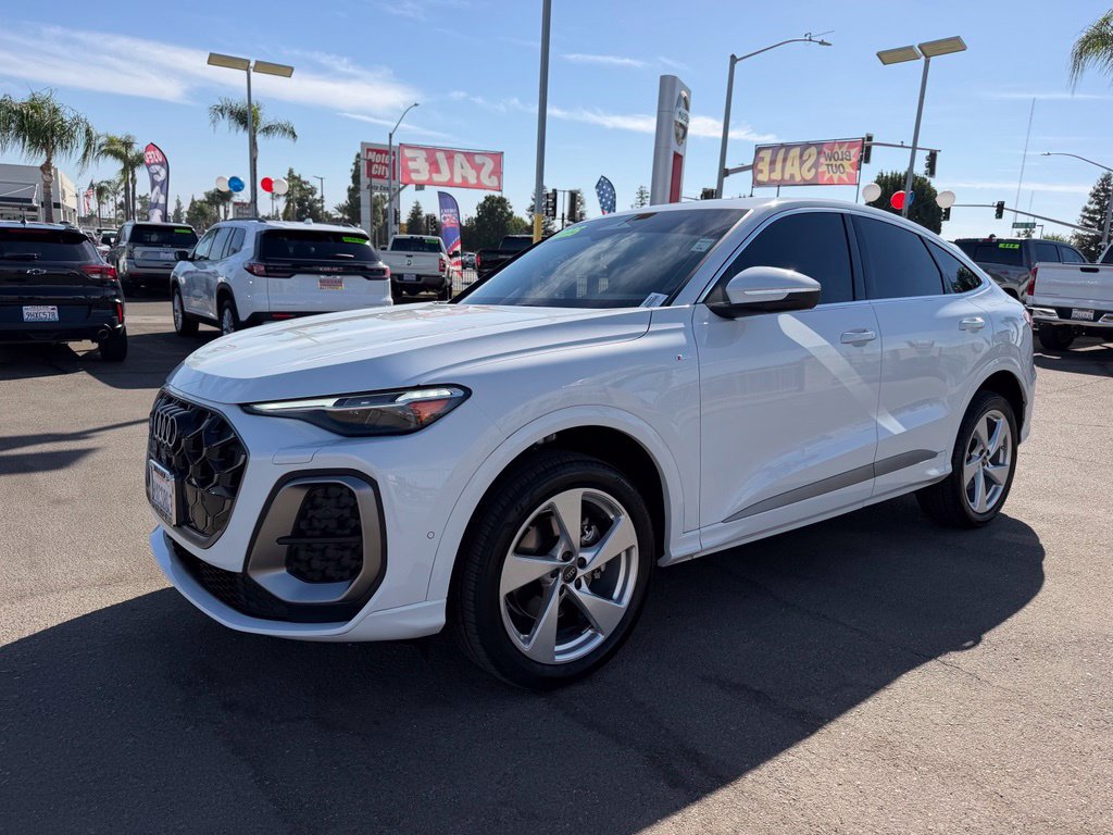 Used 2025 Audi Q5 Premium Plus w/ Premium Plus AWD/4WD image 3