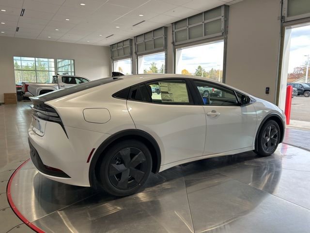 New 2026 Toyota Prius Plug-In Hybrid FWD image 7