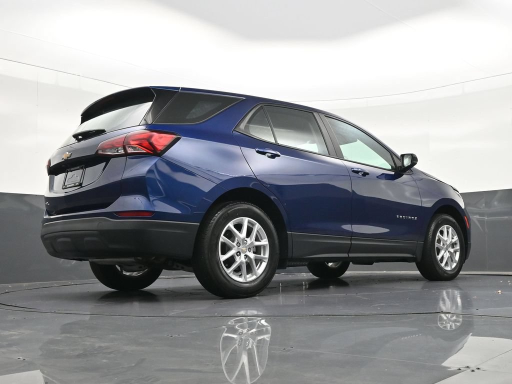 Used 2023 Chevrolet Equinox LS FWD image 22