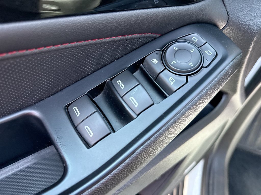 Used 2023 Chevrolet Traverse RS AWD/4WD image 13