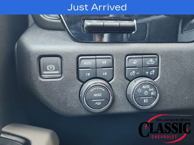 Used 2024 Chevrolet Silverado 2500 ZR2 w/ Technology Package image 34