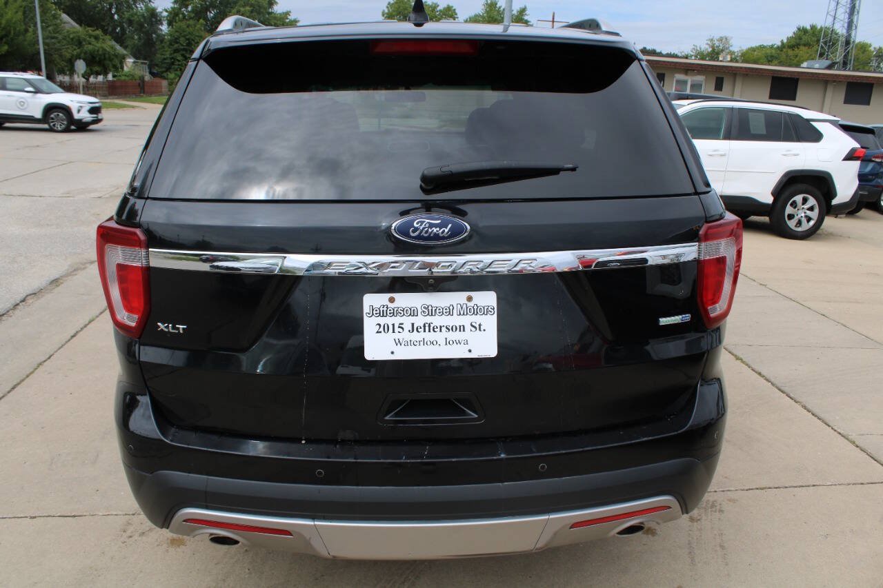 Used 2016 Ford Explorer XLT w/ Equipment Group 202A AWD/4WD image 7
