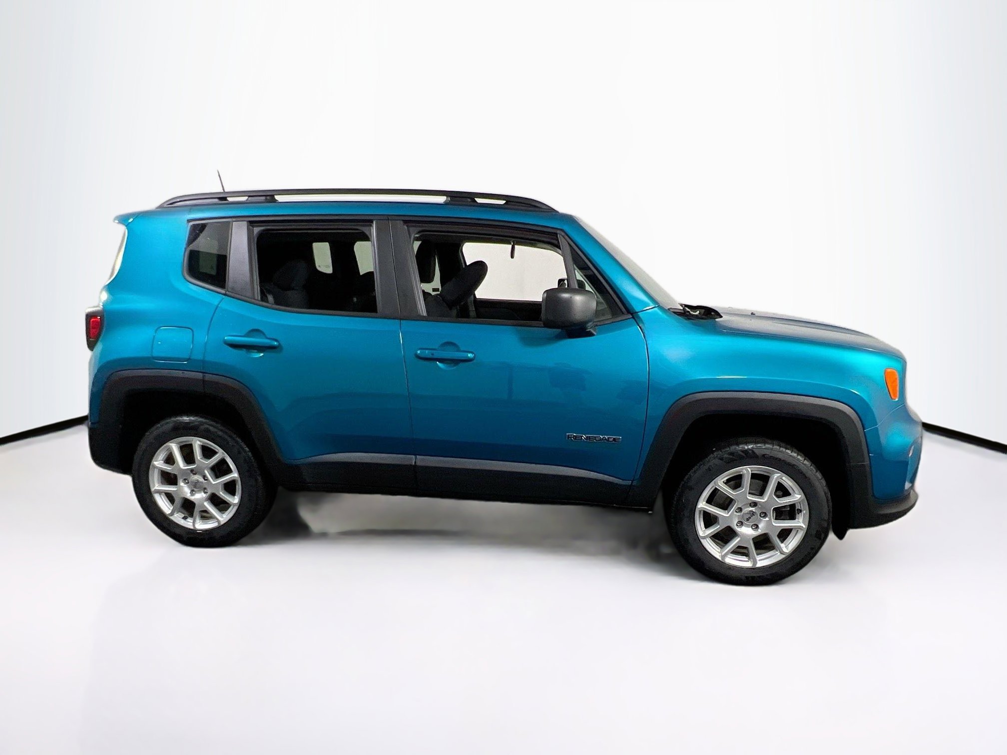 Used 2022 Jeep Renegade Latitude image 4
