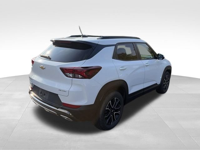 Used 2023 Chevrolet TrailBlazer ACTIV w/ Sun and Liftgate Package FWD image 3