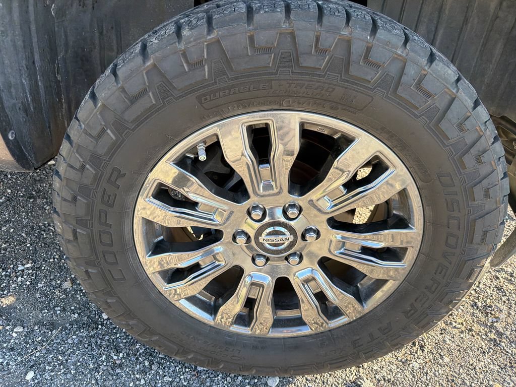 Used 2018 Nissan Titan Platinum Reserve w/ Platinum Utility Package AWD/4WD image 17