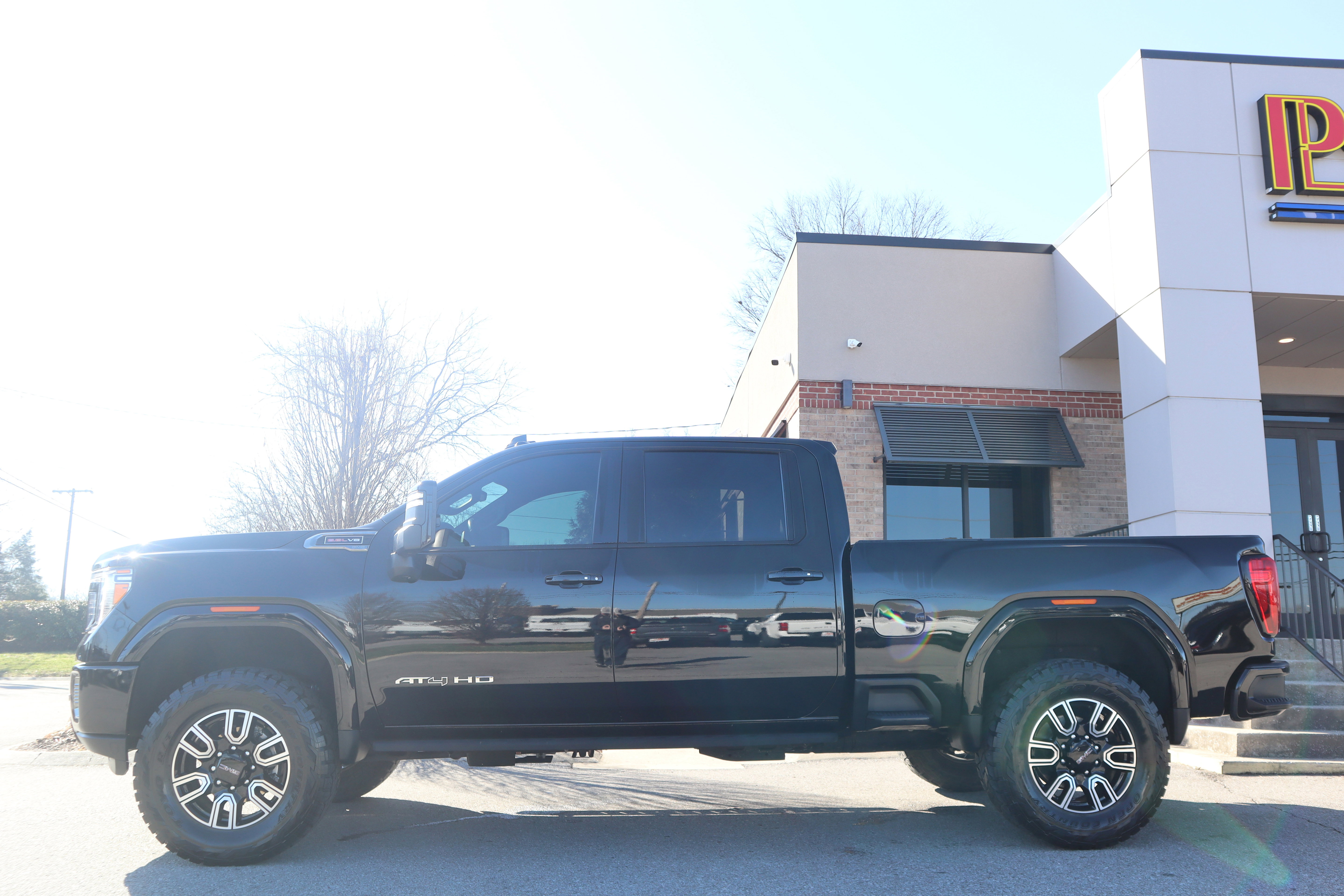 Used 2022 GMC Sierra 2500 AT4 w/ AT4 Premium Plus Package image 10