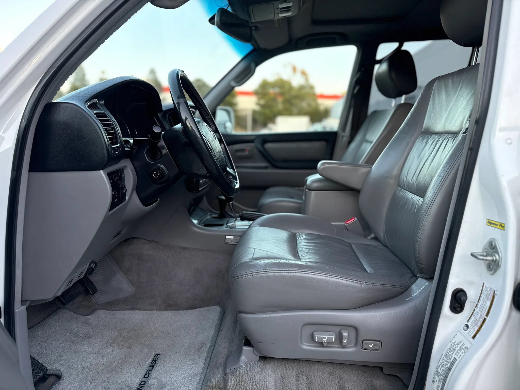 Used 2005 Toyota Land Cruiser w/ Convenience Pkg AWD/4WD image 22