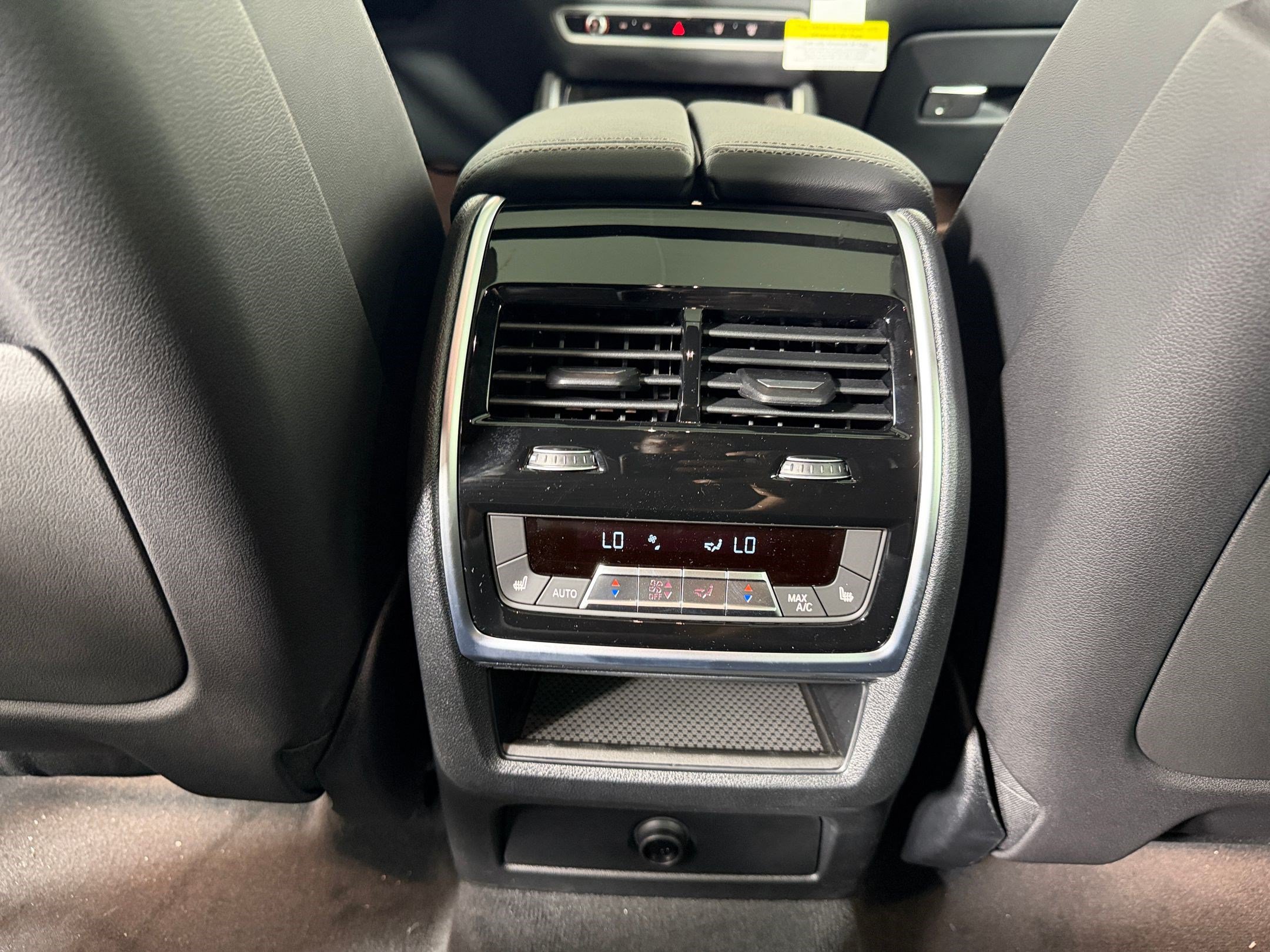 New 2027 BMW X6 M60i AWD/4WD image 30