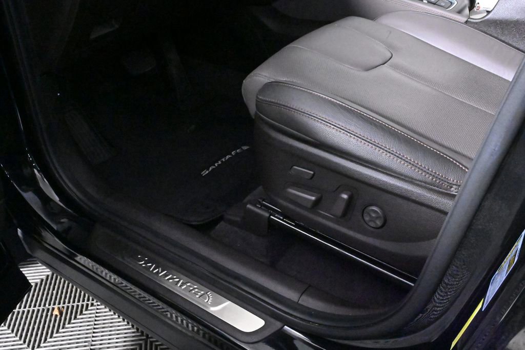 Used 2020 Hyundai Santa Fe Limited image 23