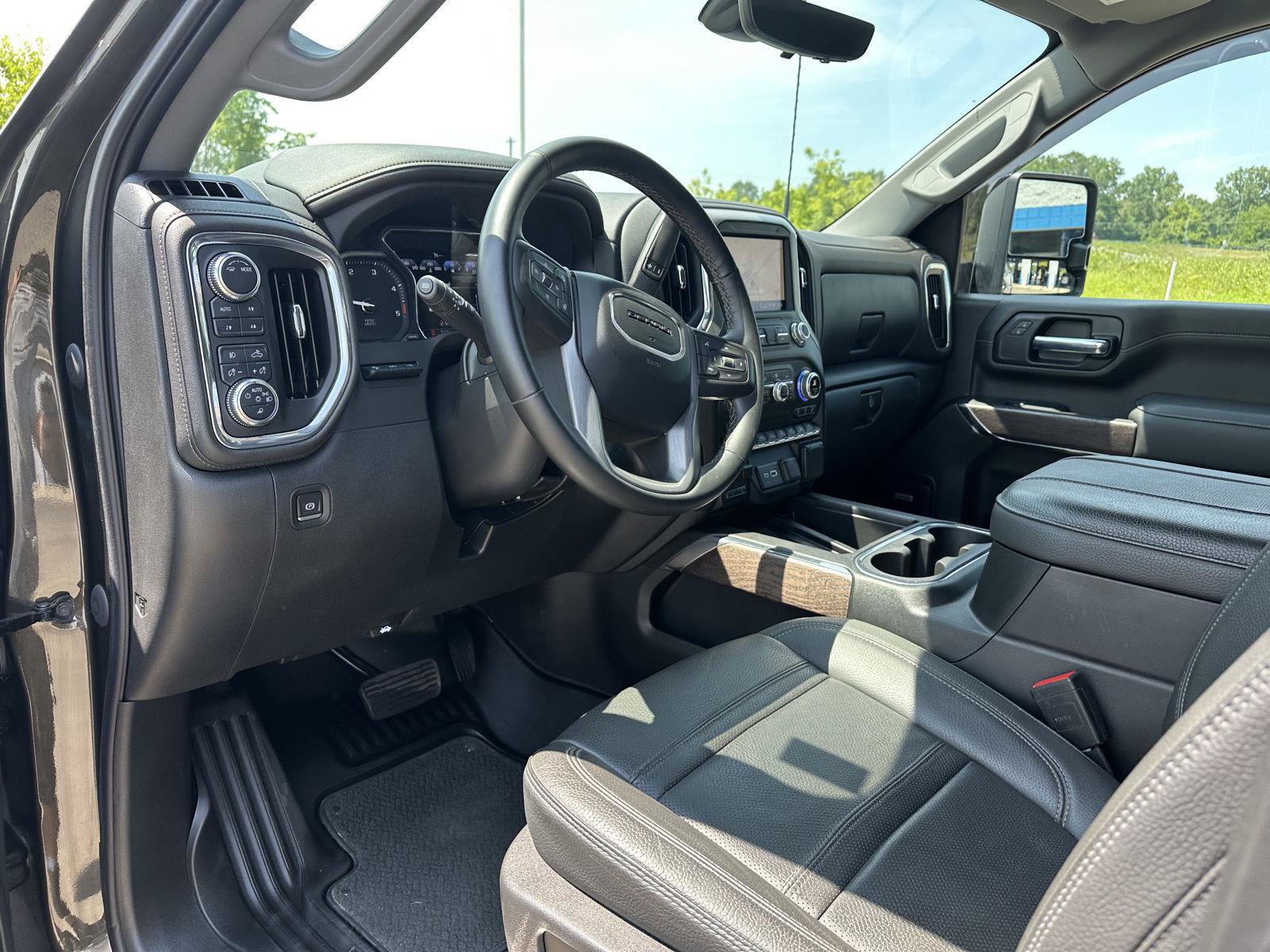 Used 2023 GMC Sierra 2500 Denali w/ Denali Ultimate Package AWD/4WD image 19